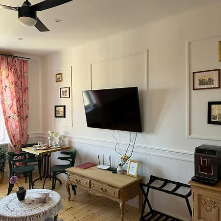 Psd - Anny Lajming 3e Apartment *